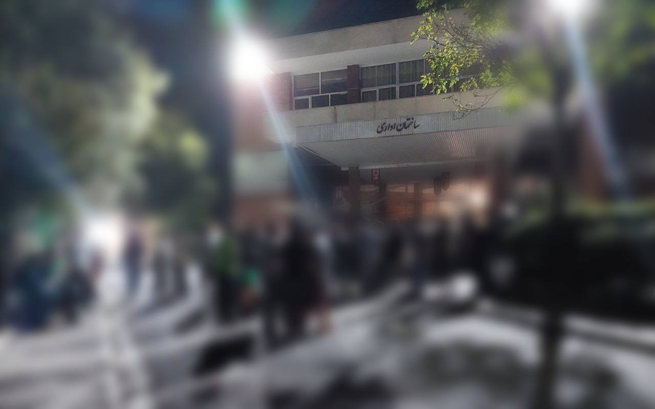 gather around, children